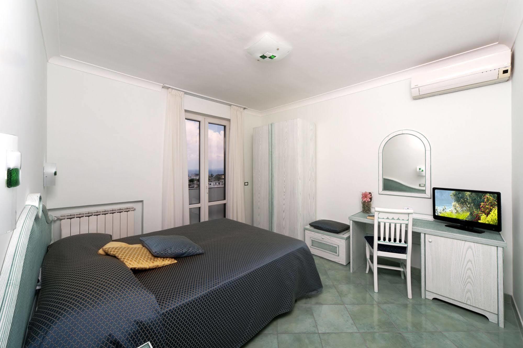 Hotel Bellevue Benessere & Relax Ischia Exterior photo